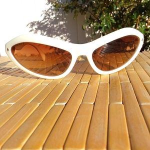 Prada Sunglasses White New Never Worn Unique Retro Artsy Polarized Lenses